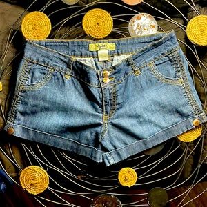 TYTE American Standard Shorts Size 13